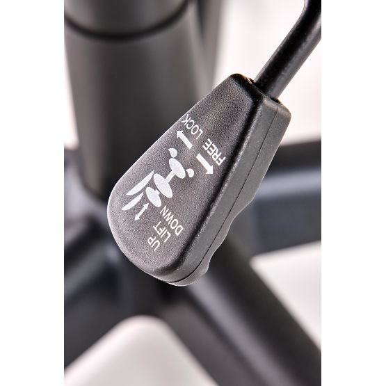 BERKEL kancelárske kreslo čierno-červené (1p=1ks)