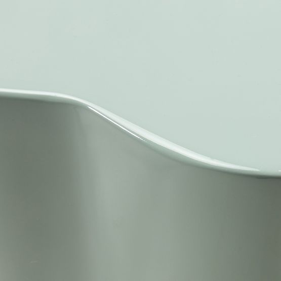 Bočný stolík Bow 49 cm, šalviový, lesklý, oblé tvary