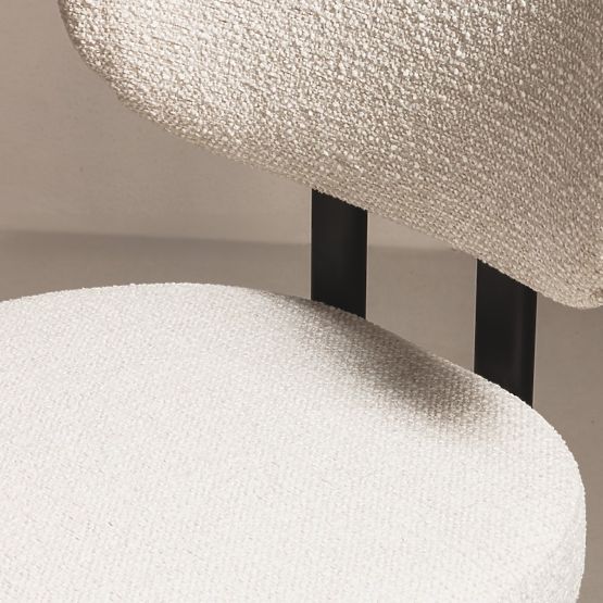 Čalúnená stolička Flare, svetlo béžová/čierne nohy