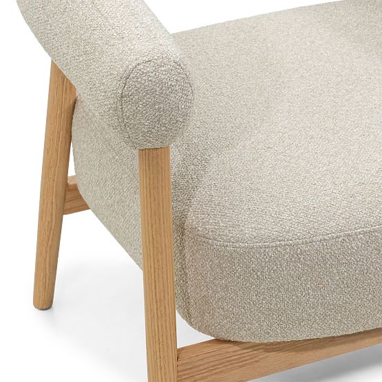 Čalúnená stolička/kreslo Montepulciano, svetlo béžová/dubové drevo, zaoblené