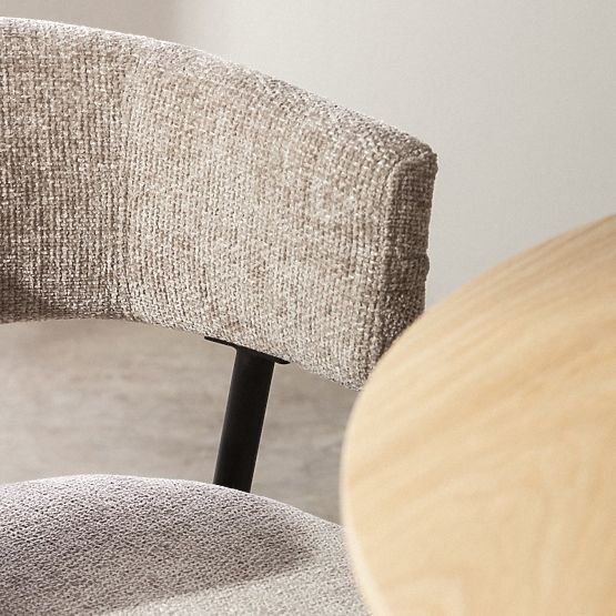 Čalúnená stolička Rosario béžová/čierne nohy