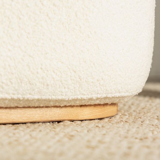 Čalúnené kreslo Imai biele, oblé tvary