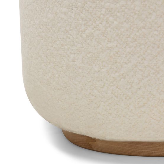 Čalúnené kreslo Imai biele, oblé tvary