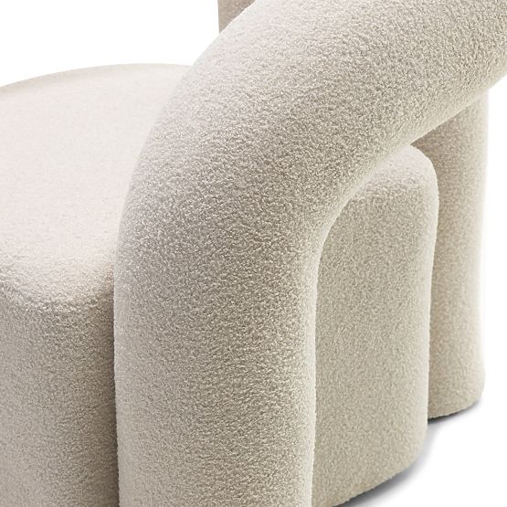 Čalúnené kreslo Merry svetlo béžové, boucle, oblý tvar