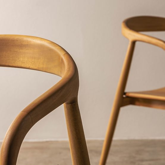 Drevená stolička Ludvika, zaoblená, prírodná