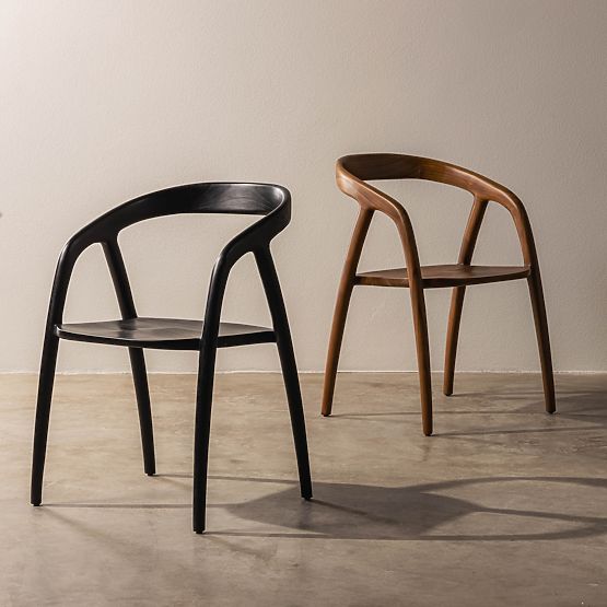 Drevená stolička Sande zaoblená, čierna, teakové drevo