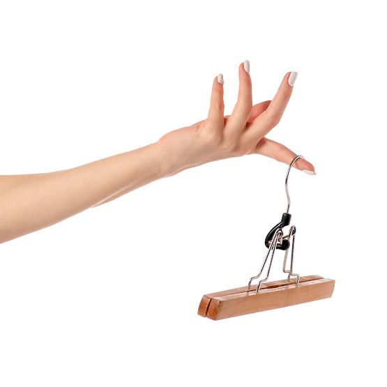 Drevený vešiak na nohavice