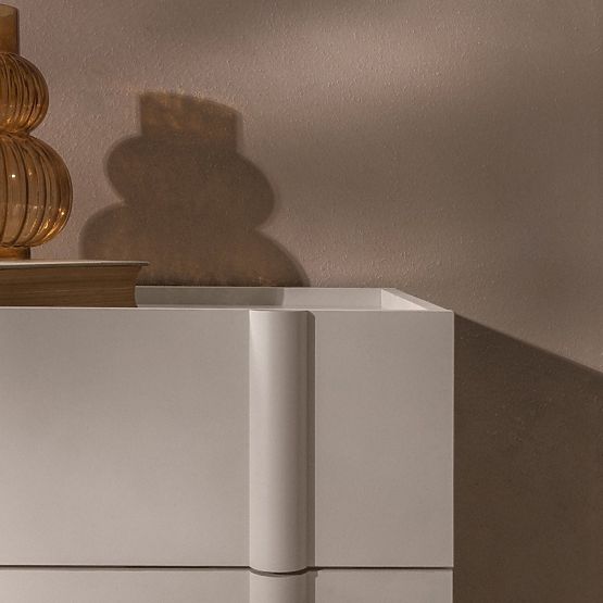 Nočný stolík Moss kašmírový, zaoblený