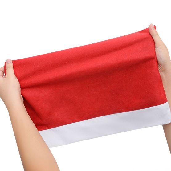 Poťah na stoličku v tvare čiapky Santa Clausa 6 ks