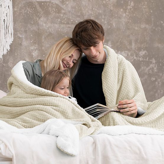 Prikrývka SHLEEPY farba béžová s žakárovým vzorom klasický štýl 220x240