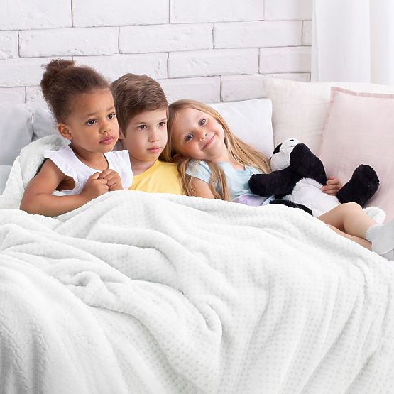 Prikrývka SHLEEPY farba biela s žakárovým vzorom klasický štýl 130x180