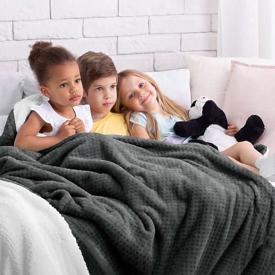 Prikrývka SHLEEPY farba grafitová žakárovo razená klasický štýl 170x210