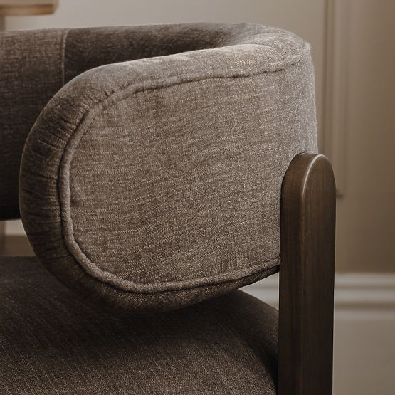 Relaxačné kreslo Dolce, oblé tvary, hnedé espresso, orech