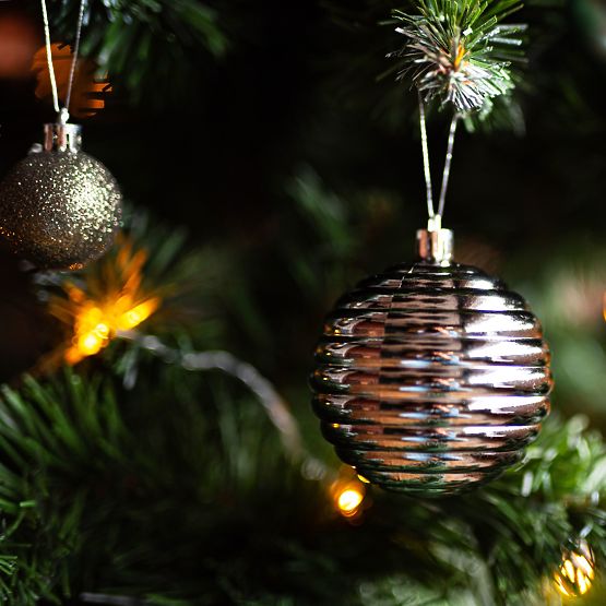 STRIEBORNÉ VIANOČNÉ GULE 36KS 311433C