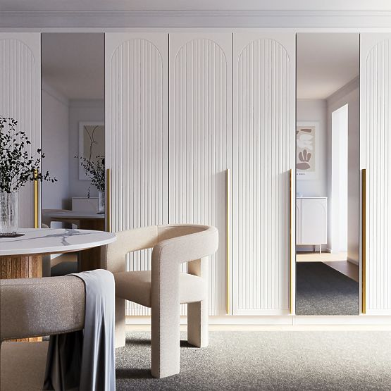 Štvordverová skriňa Neroli, drážky v oblúku/zrkadlo, biela