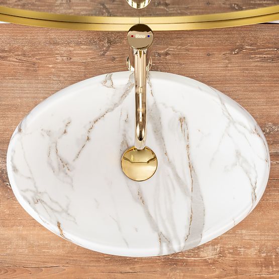 Umývadlo cez vrchol Rea linda Láva Páter