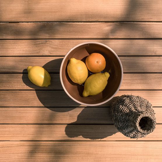 Záhradná rohová sedacia súprava so stolíkom San Piero, teakové FSC drevo, sivá/prírodná