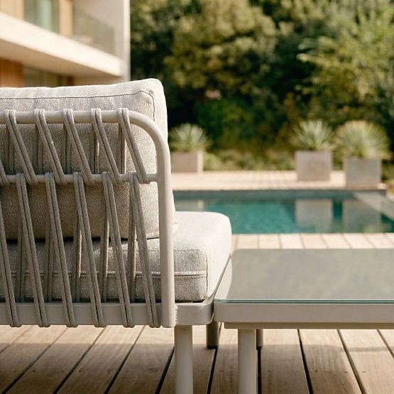 Záhradná rohová sedačka so stolíkom Amarello, hliníková, pletená, svetlo béžová/béžovošedá