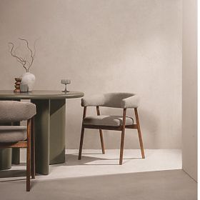 Čalúnená stolička Giovani, svetlohnedá/dubové drevo, zaoblená