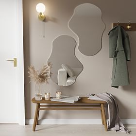 Závesné zrkadlo v čiernom ráme Zoe, 80x55 cm, nepravidelný tvar